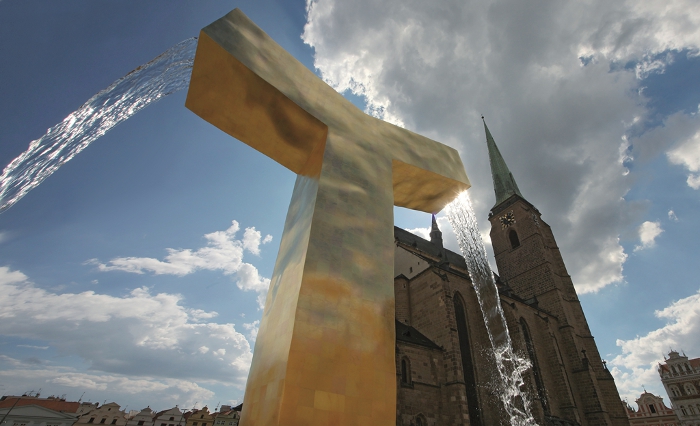 Dominantou města je katedrála sv. Bartoloměje s nejvyšší kostelní věží v ČR.