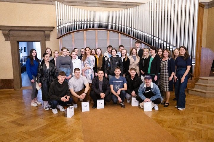 Fotografie z přijetí: P. Stará 240322_Regensburg_studenti_1