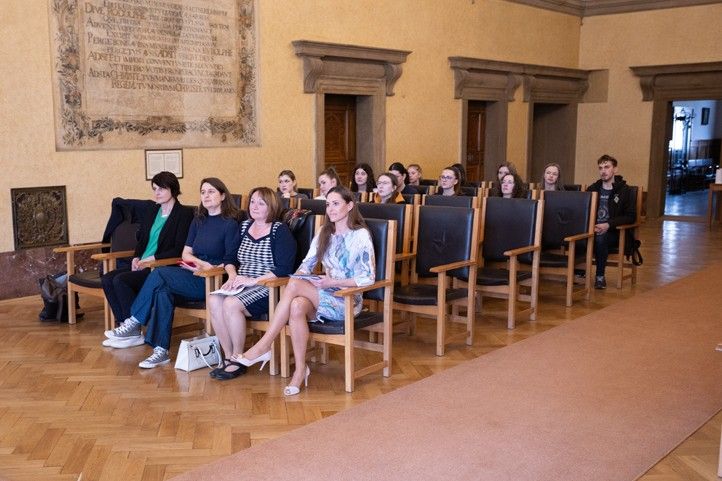 Fotografie z přijetí: P. Stará 240322_Regensburg_studenti_2