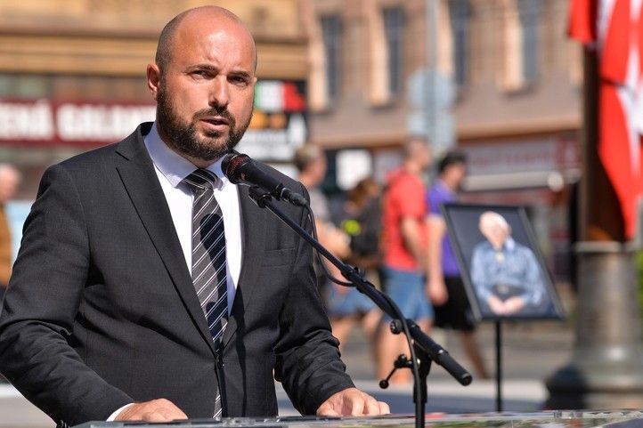 240715_Thompson_pieta_4