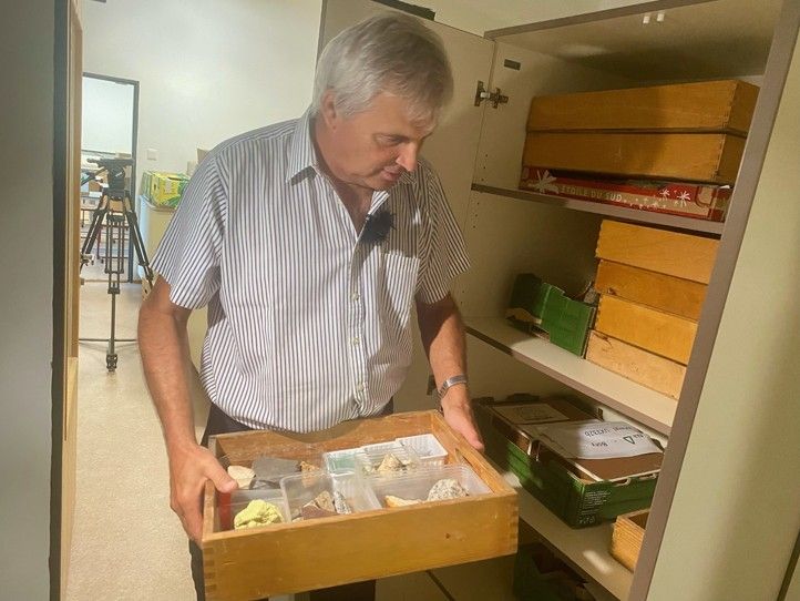 Foto vybalování a přípravy kateder v náhradních prostorách (zdroj: archiv ZČU) 240830_ZCU_pedagogicka_3