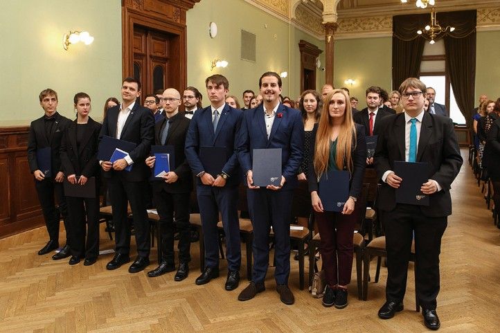 Zdroj fotografií: ZČU v Plzni 241009_ZCU_stipendia_2