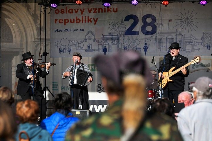 Fotografie: R. Muchka, M. Chaloupka a M. Štefák 241029_Vznik_republiky_4