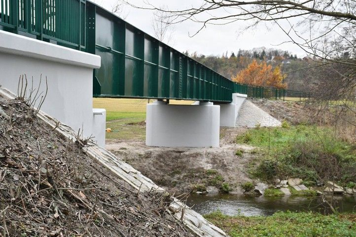 Opravená lávka (fotografie: R. Žáková) 241121_Lemova_lavka_2