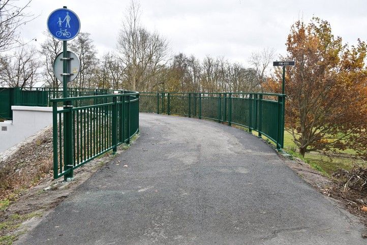 Opravená lávka (fotografie: R. Žáková) 241121_Lemova_lavka_4