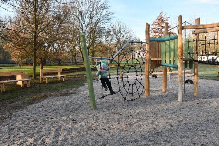 Obnovené hřiště (zdroj fotografií: Správa veřejného statku města Plzně) 241127_Ceske_udoli_hriste_2