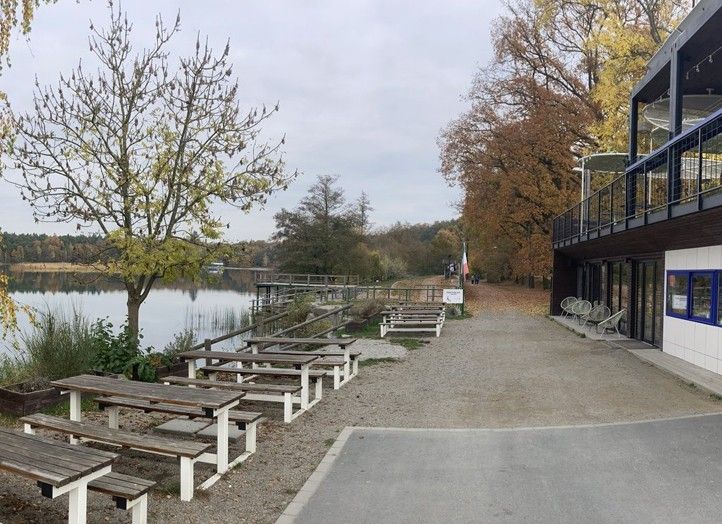 Místo poblíž stávajícího Pizza Pointu (zdroj foto: Správa veřejného statku města Plzně) 241213_Lokalita_Bolevak_bez_barier_Var_2