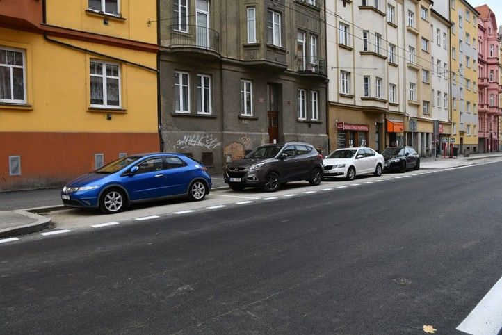 Opravená Dobrovského ulice (fotografie: R. Žáková) 241217_Dobrovskeho_Zakova_2