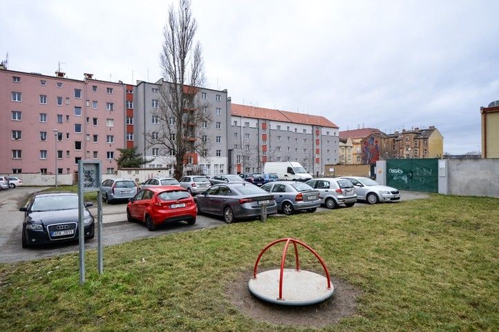 Vnitroblok v Korandově ulici (ilustrační foto: M. Pecuch) 250120_Korandova_1