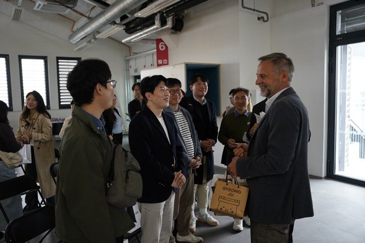 Fotografie: V. Hilshanskyi (SITMP) 250311_Jihokorejska_navsteva_UKR_Bosak_8