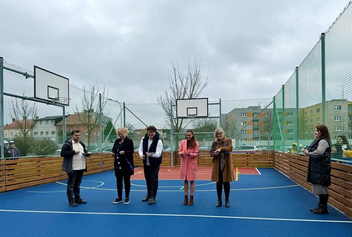 Zdroj fotografií: ÚMO Plzeň 4 250403_Hriste_streetball_2