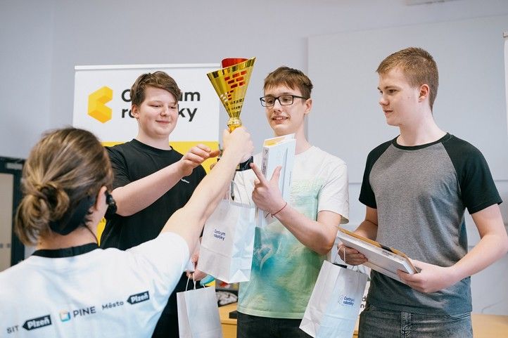 Zdroj fotografií: Správa informačních technologií města Plzně 250407_Droid_Games_4