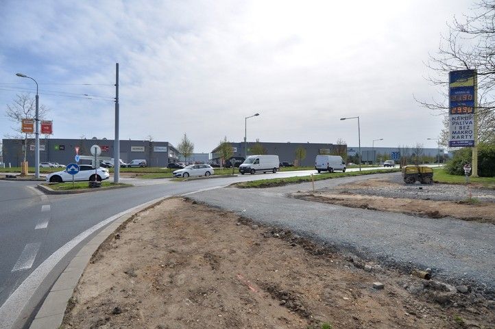 Výjezd do Obchodní ulice (fotografie: M. Pecuch) 250417_KO_Makro_1