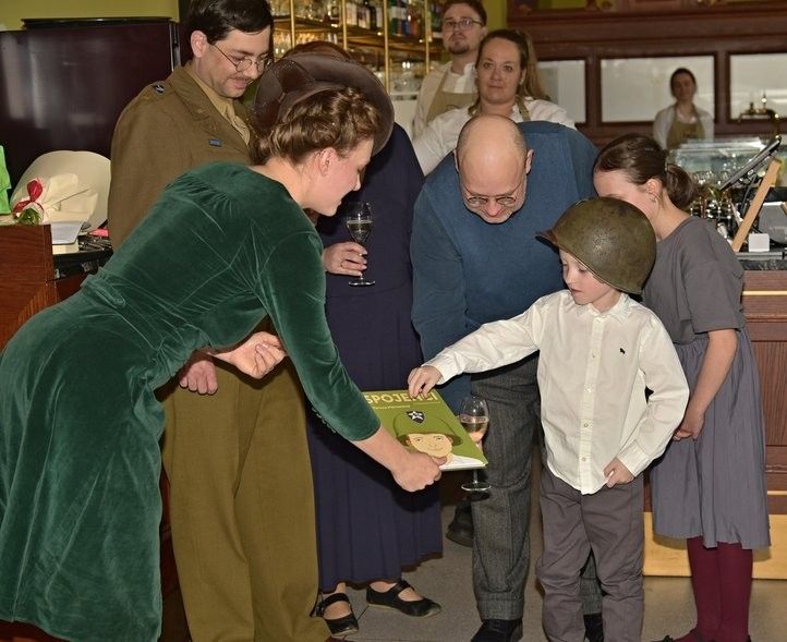 Křest knihy Spojenci. Fotografie: V. Křivka  250423_Spojenci_02