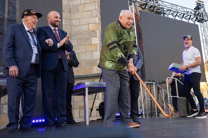 Fotografie: R. Muchka 250502_Slavnosti_svobody_Zahajeni_1