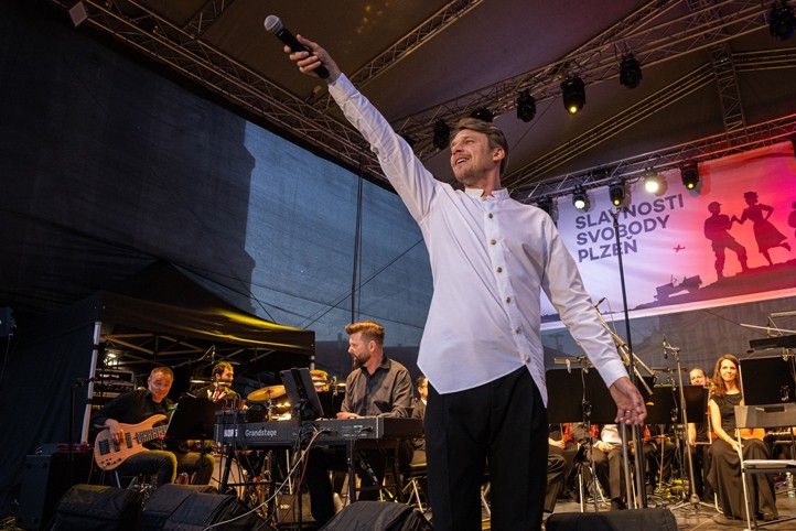 Fotografie: R. Muchka 250502_Slavnosti_svobody_Zahajeni_7