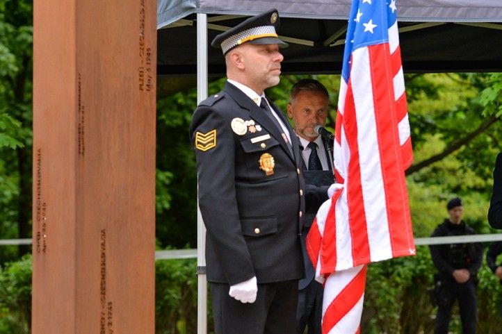 Odhalení památníku 97. pěší divize (fotografie: M. Pecuch) 250503_Slavnosti_svobody_Pamatnik_Infantry_Division_2