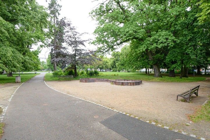 Náměstí Míru (fotografie: M. Pecuch) 250522_Namesti_Miru_4