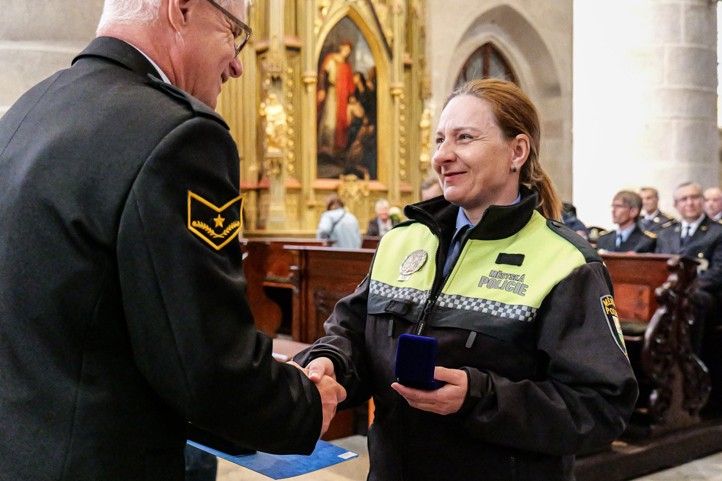 Fotografie: J. Pužmanová 250526_Policie_katedrala_5