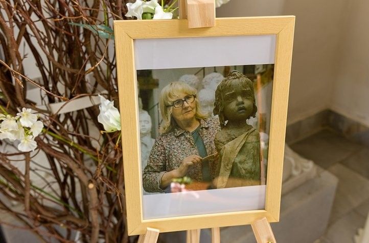 Sochařka Marie Uchytilová má v Plzni čestný hrob. Fotografie: P. Eret 250604_cestny_hrob_marie_uchytilova_03