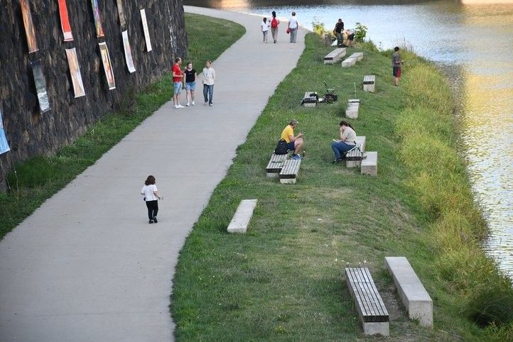 Nové vybavení na náplavce. Foto: R. Žáková 250801_Naplavka_Vybaveni_01