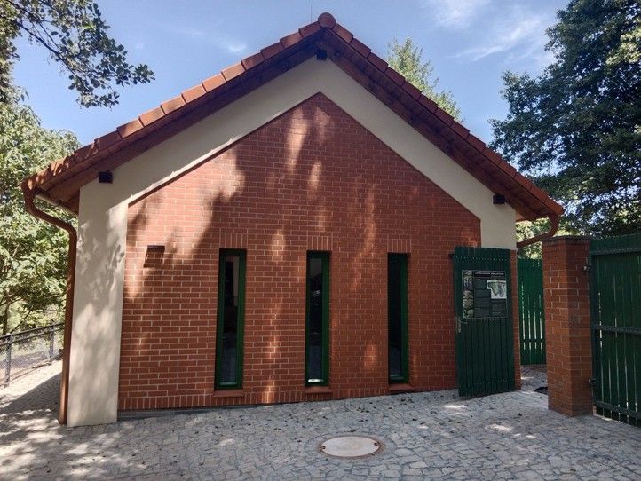 Nové zázemí (zdroj fotografií: Správa veřejného statku města Plzně) 250804_Luftova_zahrada_zazemi_2