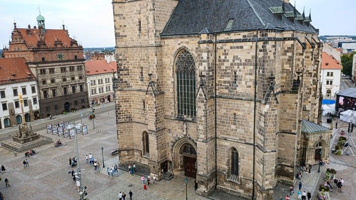 Katedrála sv. Bartoloměje (ilustrační foto: M. Pecuch) 250918_Radnice_namesti_katedrala