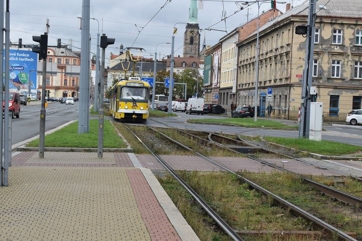 Tramvajová trať na Skvrňany projde rekonstrukcí. Fotografie: H. Josefová 251009_Trat_Skvrnany_04