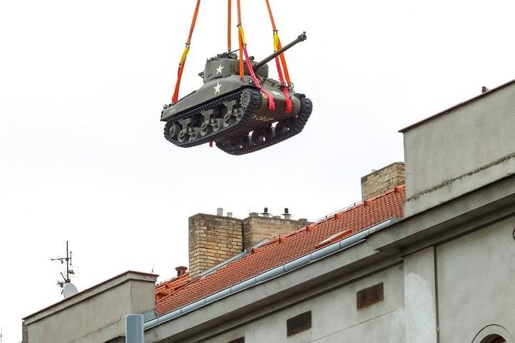 Přesun tanku M4 Sherman. Fotografie: Z. Vaiz 251011_tank_sherman_04