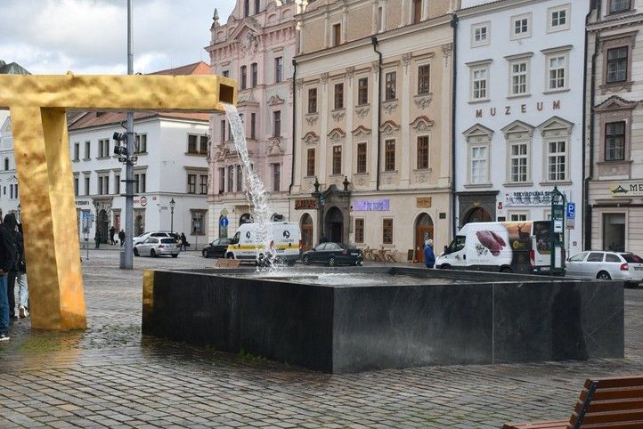 Fotografie: R. Žáková 251103_Fontany_pitka_kasny_2