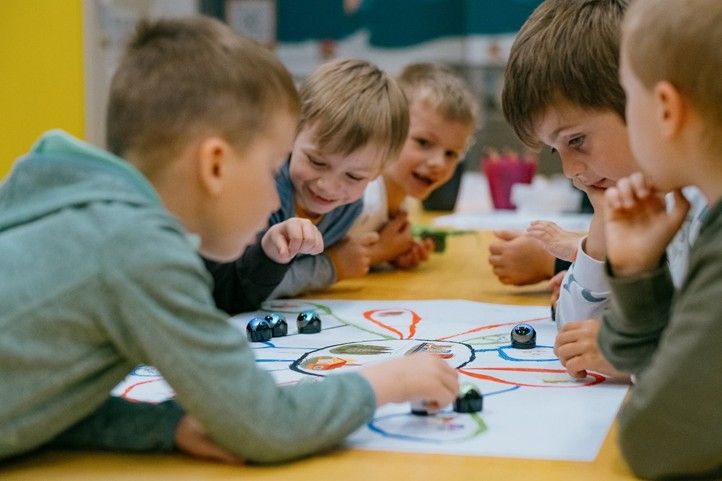 Zdroj fotografií a videa: SITMP 260216_Centrum_robotiky_2