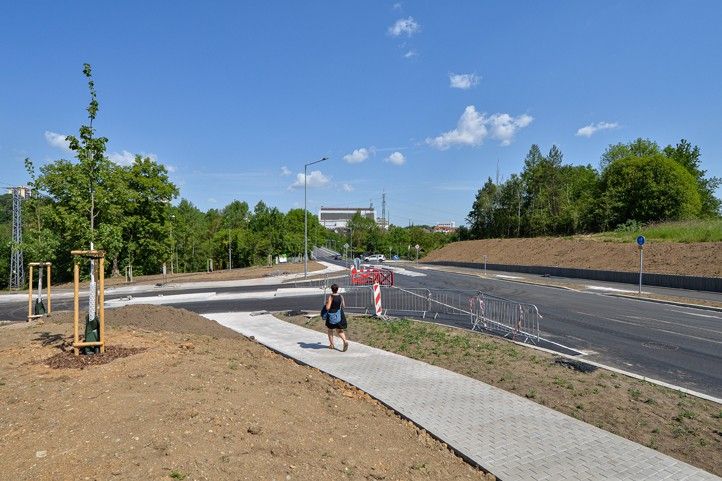 Napojení ulice Za Rybárnou na Zborovskou (fotografie: M. Pecuch) 260528_Za_Rybarnou_4