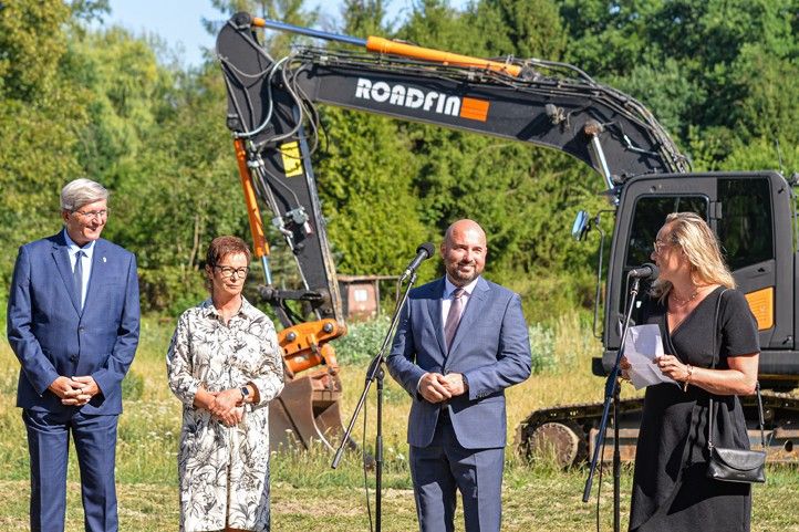 Zahájení stavby (fotografie: M. Pecuch) 260713_Domov_Novacek_Autismus_2