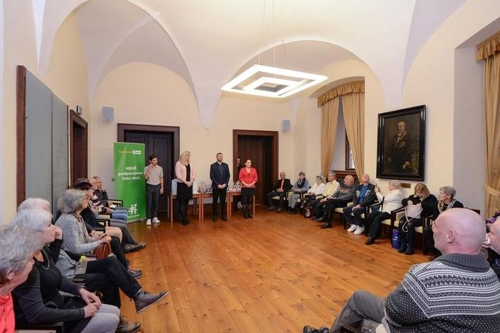 Oceňování na plzeňské radnici. Fotografie: M. Pecuch plavci_01